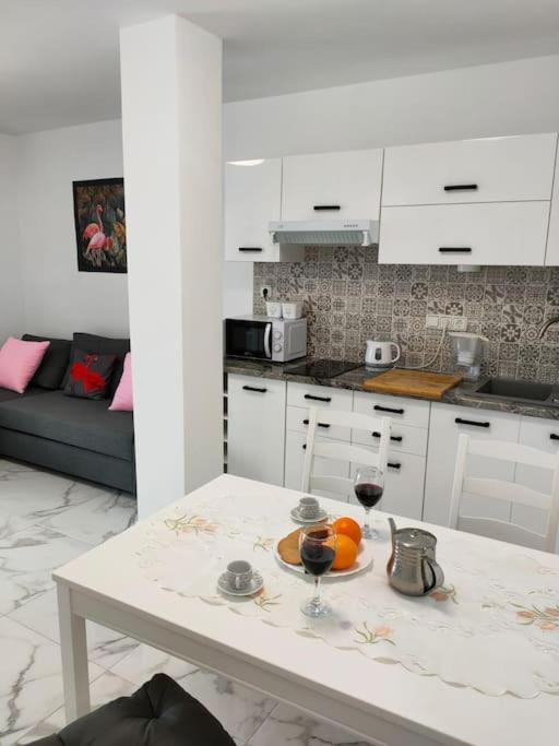 Apartament Flamingo Z Basenem Торевьиа Экстерьер фото